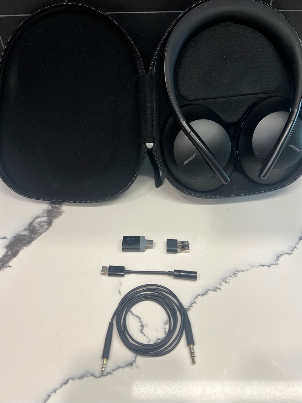 Bose NC700 Noise cancelling Headphone Bluetooth with microphone - Black